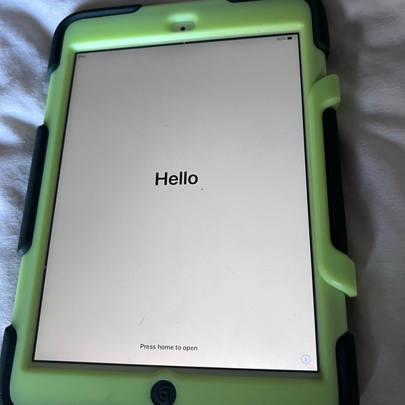 Apple | iPad Mini with Case - Picture 4 of 9